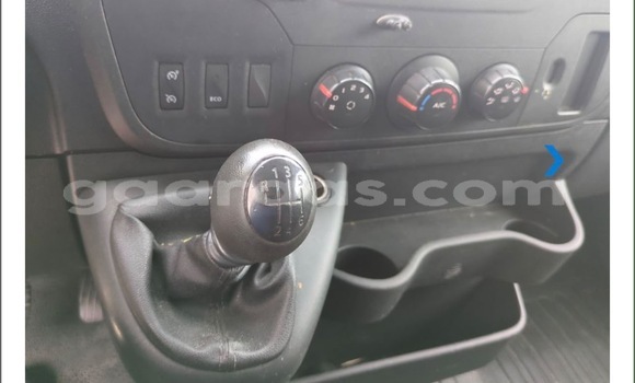 Buy Import Renault Master Silver Truck in Dakar in Dakar Buy Import Renault Master Silver Truck in Dakar in Dakar