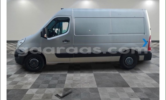 Buy Import Renault Master Silver Truck in Dakar in Dakar Buy Import Renault Master Silver Truck in Dakar in Dakar
