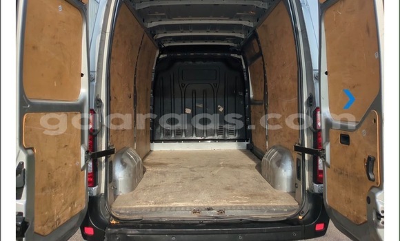 Buy Import Renault Master Silver Truck in Dakar in Dakar Buy Import Renault Master Silver Truck in Dakar in Dakar