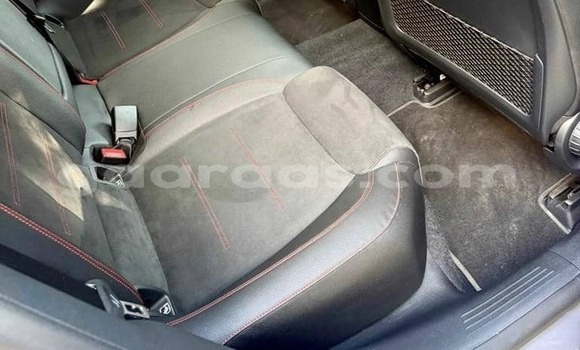 Acheter Occasion Voiture Mercedes‒Benz CLA-klasse Gris à Dakar, Dakar Acheter Occasion Voiture Mercedes‒Benz CLA-klasse Gris à Dakar, Dakar
