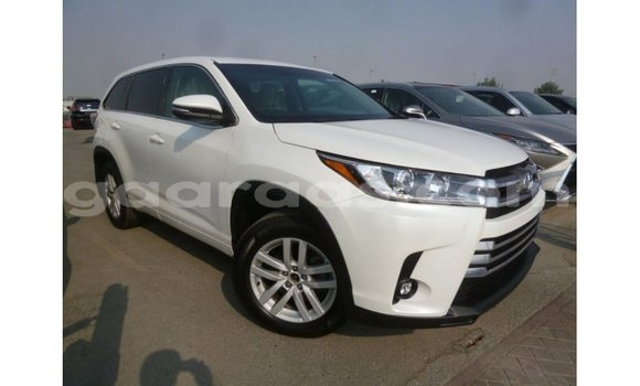 Acheter Import Voiture Toyota Kluger Blanc à Import - Dubai, Dakar Acheter Import Voiture Toyota Kluger Blanc à Import - Dubai, Dakar