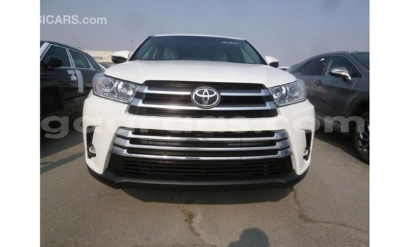 Acheter Import Voiture Toyota Kluger Blanc à Import - Dubai, Dakar Acheter Import Voiture Toyota Kluger Blanc à Import - Dubai, Dakar