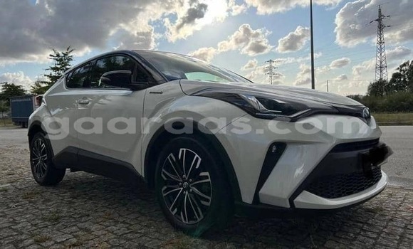 Dieundeu Occasion Toyota C-HR White Auto in Dakar in Dakar Dieundeu Occasion Toyota C-HR White Auto in Dakar in Dakar
