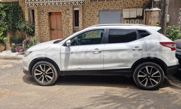 Buy Used Nissan Qashqai White Car in Dakar in Dakar Buy Used Nissan Qashqai White Car in Dakar in Dakar