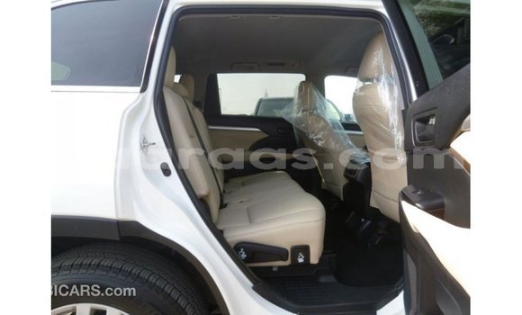 Acheter Import Voiture Toyota Kluger Blanc à Import - Dubai, Dakar Acheter Import Voiture Toyota Kluger Blanc à Import - Dubai, Dakar