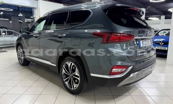 Acheter Occasion Voiture Hyundai Santa Fe Gris à Dabo, Kolda Acheter Occasion Voiture Hyundai Santa Fe Gris à Dabo, Kolda