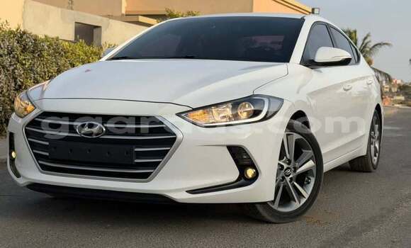 Acheter Occasion Voiture Hyundai Avante Blanc à Dakar, Dakar