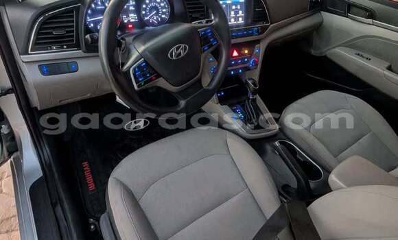 Acheter Occasion Voiture Hyundai Elantra Blanc à Dakar, Dakar Acheter Occasion Voiture Hyundai Elantra Blanc à Dakar, Dakar