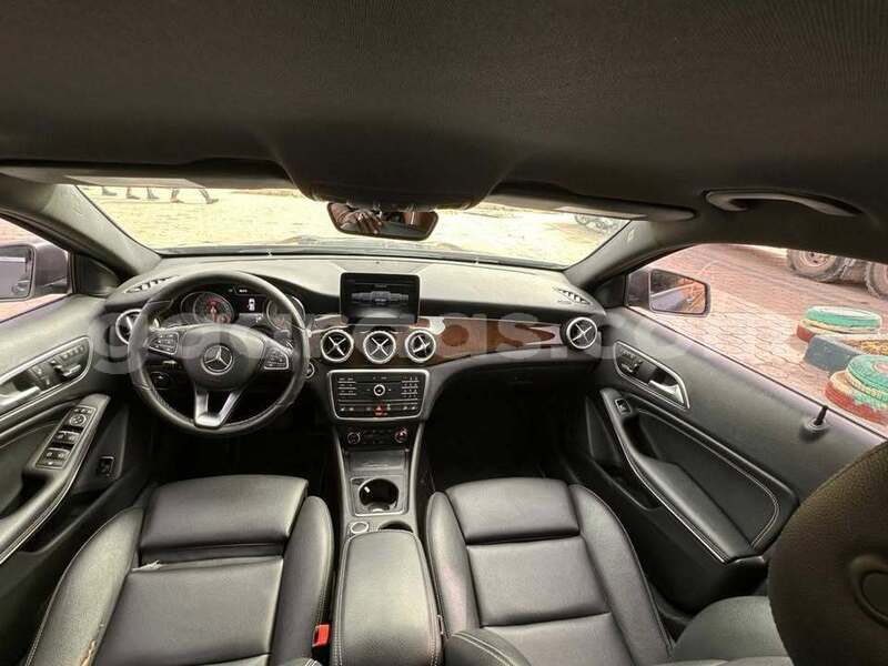 Big with watermark mercedes benz gla klasse dakar dakar 34230