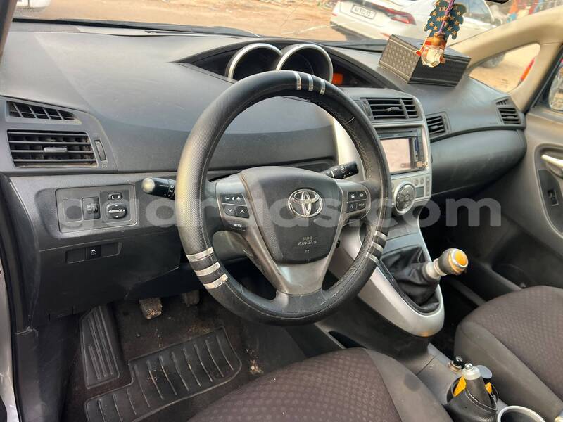 Big with watermark toyota verso dakar dakar 34253