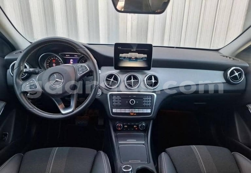 Big with watermark mercedes benz gla klasse kolda dabo 34256