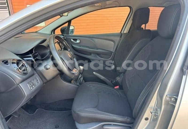 Big with watermark renault clio kolda dabo 34269