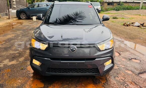 Acheter Occasion Voiture SsangYong Tivoli Blanc à Dakar, Dakar
