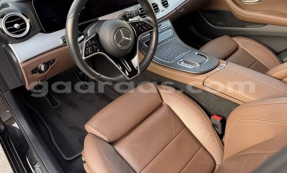 Acheter Occasion Voiture Mercedes‒Benz E–Class Noir à Dakar, Dakar Acheter Occasion Voiture Mercedes‒Benz E–Class Noir à Dakar, Dakar