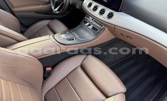 Acheter Occasion Voiture Mercedes‒Benz E–Class Noir à Dakar, Dakar Acheter Occasion Voiture Mercedes‒Benz E–Class Noir à Dakar, Dakar