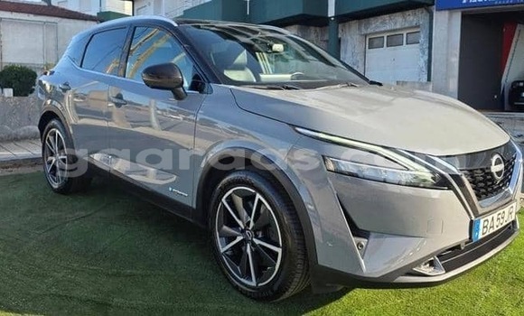 Buy Used Nissan Qashqai Silver Car in Dakar in Dakar Buy Used Nissan Qashqai Silver Car in Dakar in Dakar