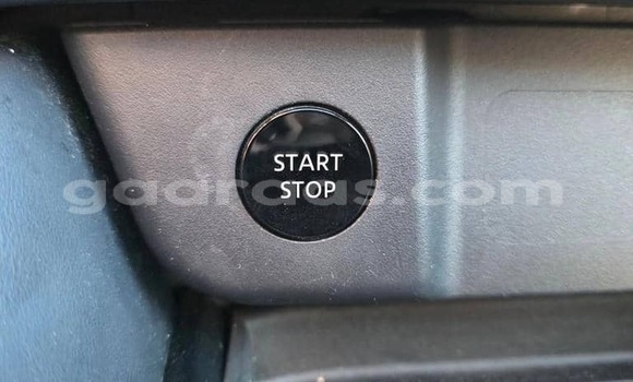 Buy Used Nissan Qashqai Silver Car in Dakar in Dakar Buy Used Nissan Qashqai Silver Car in Dakar in Dakar