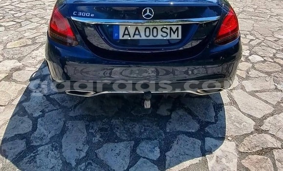 Buy Used Mercedes-Benz C-Classe Black Car in Dakar in Dakar Buy Used Mercedes-Benz C-Classe Black Car in Dakar in Dakar