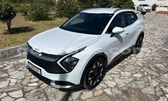 Buy Used Kia Sportage White Car in Dakar in Dakar Buy Used Kia Sportage White Car in Dakar in Dakar
