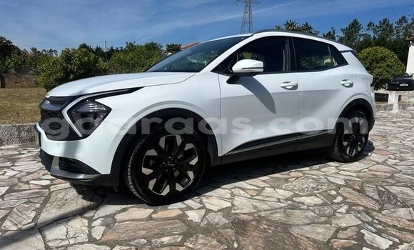 Buy Used Kia Sportage White Car in Dakar in Dakar Buy Used Kia Sportage White Car in Dakar in Dakar