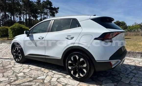 Buy Used Kia Sportage White Car in Dakar in Dakar Buy Used Kia Sportage White Car in Dakar in Dakar