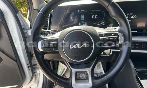 Buy Used Kia Sportage White Car in Dakar in Dakar Buy Used Kia Sportage White Car in Dakar in Dakar