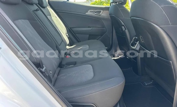 Buy Used Kia Sportage White Car in Dakar in Dakar Buy Used Kia Sportage White Car in Dakar in Dakar