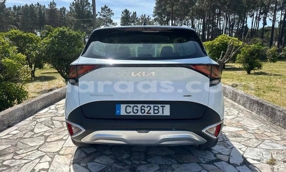Buy Used Kia Sportage White Car in Dakar in Dakar Buy Used Kia Sportage White Car in Dakar in Dakar