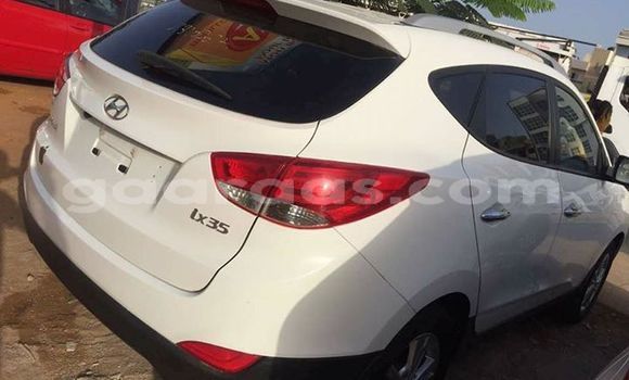 Acheter Occasion Voiture Hyundai ix35 Blanc à Gueule Tapee Fass Colobane au Dakar Acheter Occasion Voiture Hyundai ix35 Blanc à Gueule Tapee Fass Colobane au Dakar