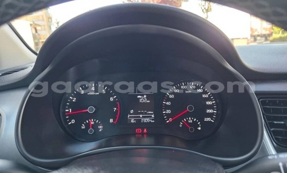 Dieundeu Occasion Hyundai Stellar Silver Auto in Bignona in Ziguinchor Dieundeu Occasion Hyundai Stellar Silver Auto in Bignona in Ziguinchor