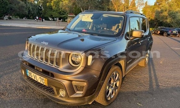 Buy Used Jeep Renegade Silver Car in Dakar in Dakar Buy Used Jeep Renegade Silver Car in Dakar in Dakar