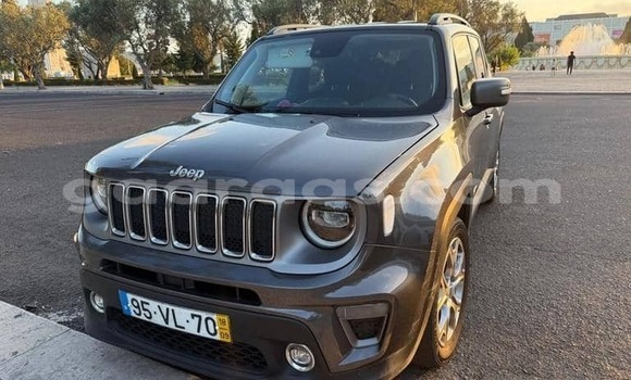 Buy Used Jeep Renegade Silver Car in Dakar in Dakar Buy Used Jeep Renegade Silver Car in Dakar in Dakar