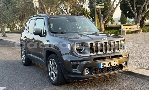 Buy Used Jeep Renegade Silver Car in Dakar in Dakar Buy Used Jeep Renegade Silver Car in Dakar in Dakar