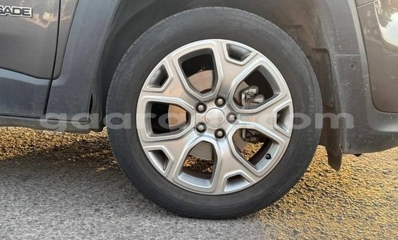 Buy Used Jeep Renegade Silver Car in Dakar in Dakar Buy Used Jeep Renegade Silver Car in Dakar in Dakar