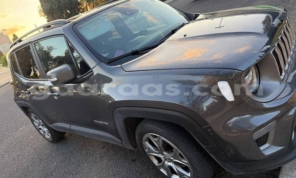 Buy Used Jeep Renegade Silver Car in Dakar in Dakar Buy Used Jeep Renegade Silver Car in Dakar in Dakar