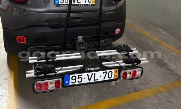 Buy Used Jeep Renegade Silver Car in Dakar in Dakar Buy Used Jeep Renegade Silver Car in Dakar in Dakar