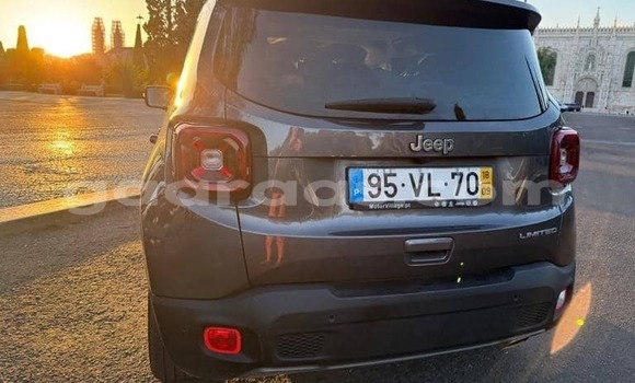 Buy Used Jeep Renegade Silver Car in Dakar in Dakar Buy Used Jeep Renegade Silver Car in Dakar in Dakar