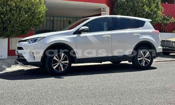Buy Used Toyota RAV4 White Car in Dagana in Saint Louis Buy Used Toyota RAV4 White Car in Dagana in Saint Louis