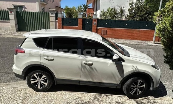 Buy Used Toyota RAV4 White Car in Dagana in Saint Louis Buy Used Toyota RAV4 White Car in Dagana in Saint Louis