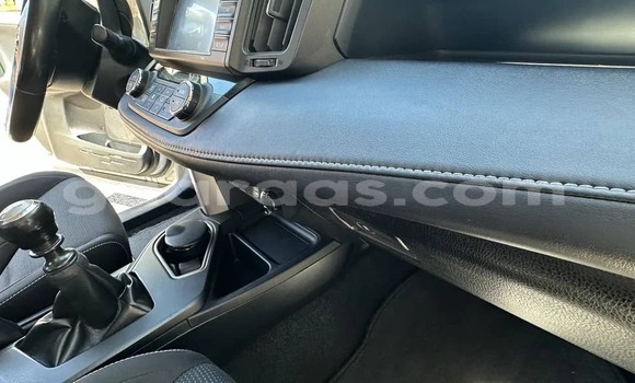 Buy Used Toyota RAV4 White Car in Dagana in Saint Louis Buy Used Toyota RAV4 White Car in Dagana in Saint Louis