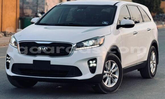 Dieundeu Imported Kia Sorento White Auto in Dakar in Dakar Dieundeu Imported Kia Sorento White Auto in Dakar in Dakar