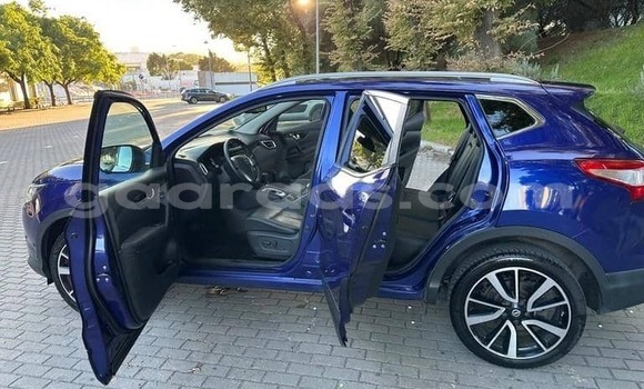 Buy Used Nissan Qashqai Bleu de nuit Car in Dakar in Dakar Buy Used Nissan Qashqai Bleu de nuit Car in Dakar in Dakar