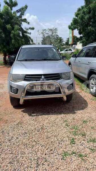 Big with watermark mitsubishi l200 dakar dakar 34379