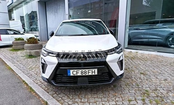 Dieundeu Occasion Mitsubishi Grandis White Auto in Dagana in Saint-Louis