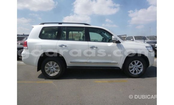 Acheter Import Utilitaire Toyota Land Cruiser Blanc à Import - Dubai, Dakar Acheter Import Utilitaire Toyota Land Cruiser Blanc à Import - Dubai, Dakar