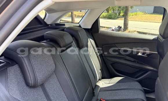 Buy Used Peugeot 3008 Silver Car in Dakar in Dakar Buy Used Peugeot 3008 Silver Car in Dakar in Dakar