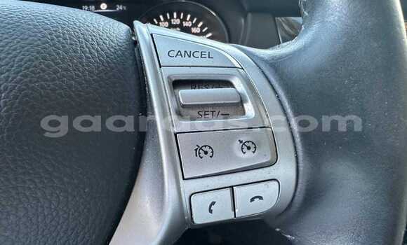 Buy Used Nissan Qashqai Bleu de nuit Car in Dakar in Dakar Buy Used Nissan Qashqai Bleu de nuit Car in Dakar in Dakar