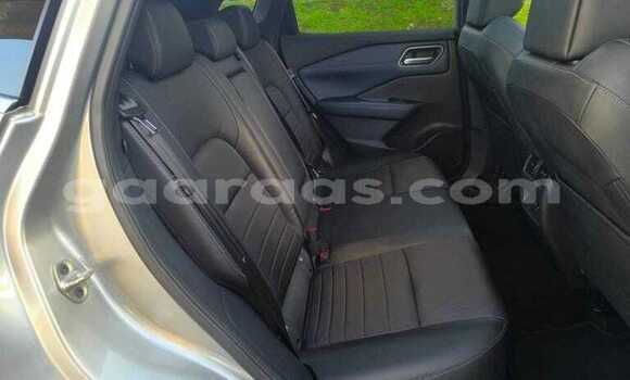 Buy Used Nissan Qashqai Silver Car in Dakar in Dakar Buy Used Nissan Qashqai Silver Car in Dakar in Dakar