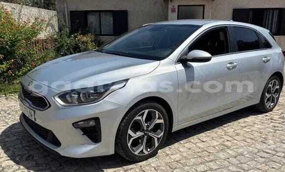 Acheter Occasion Voiture Kia Cee'd Gris à Dabo, Kolda