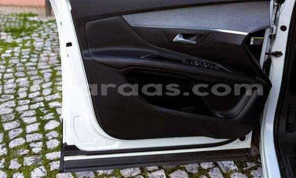 Buy Used Peugeot 3008 White Car in Dabo in Kolda Buy Used Peugeot 3008 White Car in Dabo in Kolda